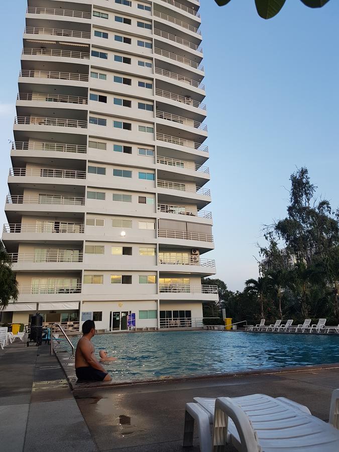 View Talay 6 Pattaya Apartment Luaran gambar
